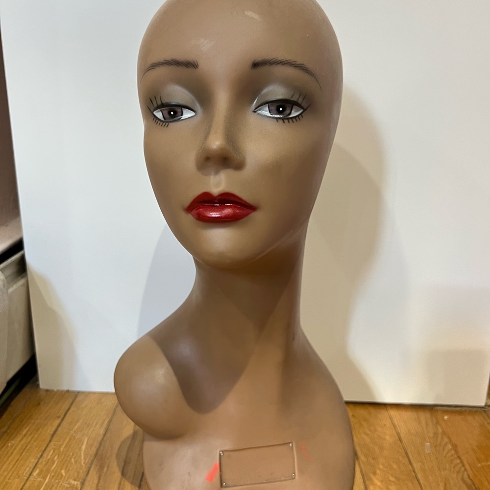 Mannequin head